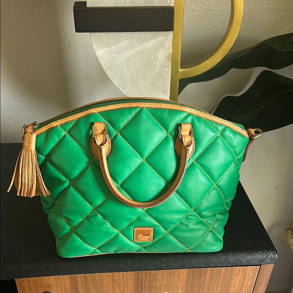 Green Quilted Dooney&Bourke Handbag without strap - Picture 1 of 8